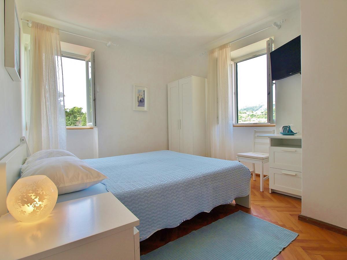 Rooms And Studio Old Town Rab Town Exterior foto